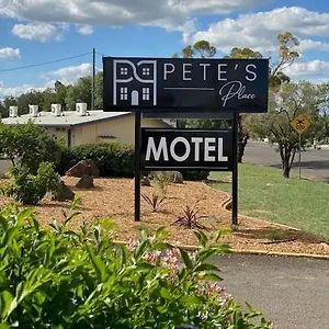 Pete's Place Hotel